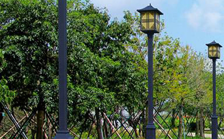 太阳能特克斯庭院灯价格为何差三倍？关键看这几点